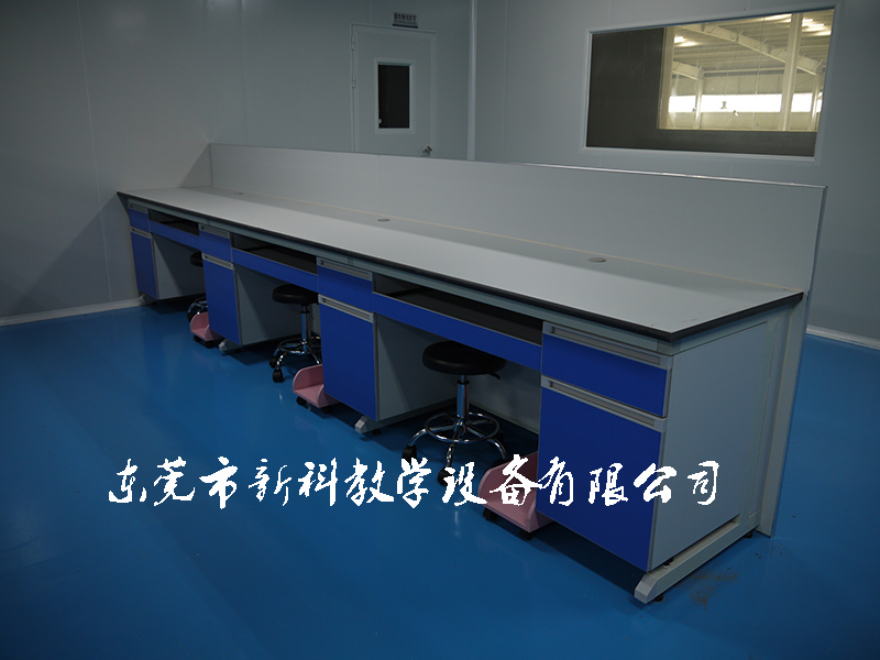 <a href='http://m.sbwkx.cn/products/64-1.html' target='1' style='font-size:18px; font-weight:bold; color:#000000;'>實(shí)驗室邊臺</a>案例